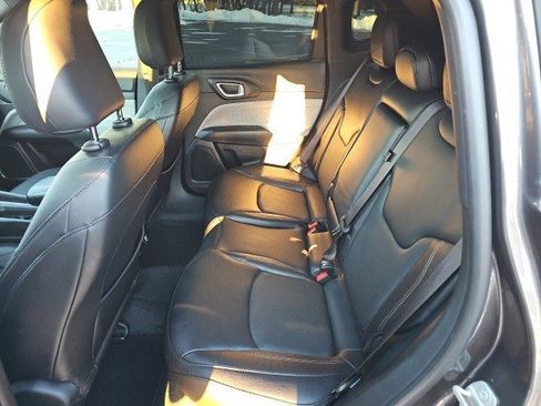 Used 2023 Jeep Compass Latitude image 19