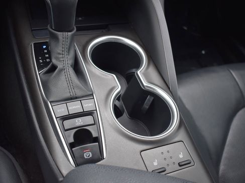 Used 2023 Toyota Camry XLE image 11