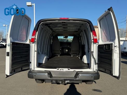 New 2025 Chevrolet Express 3500 w/ Driver Convenience Package RWD image 27