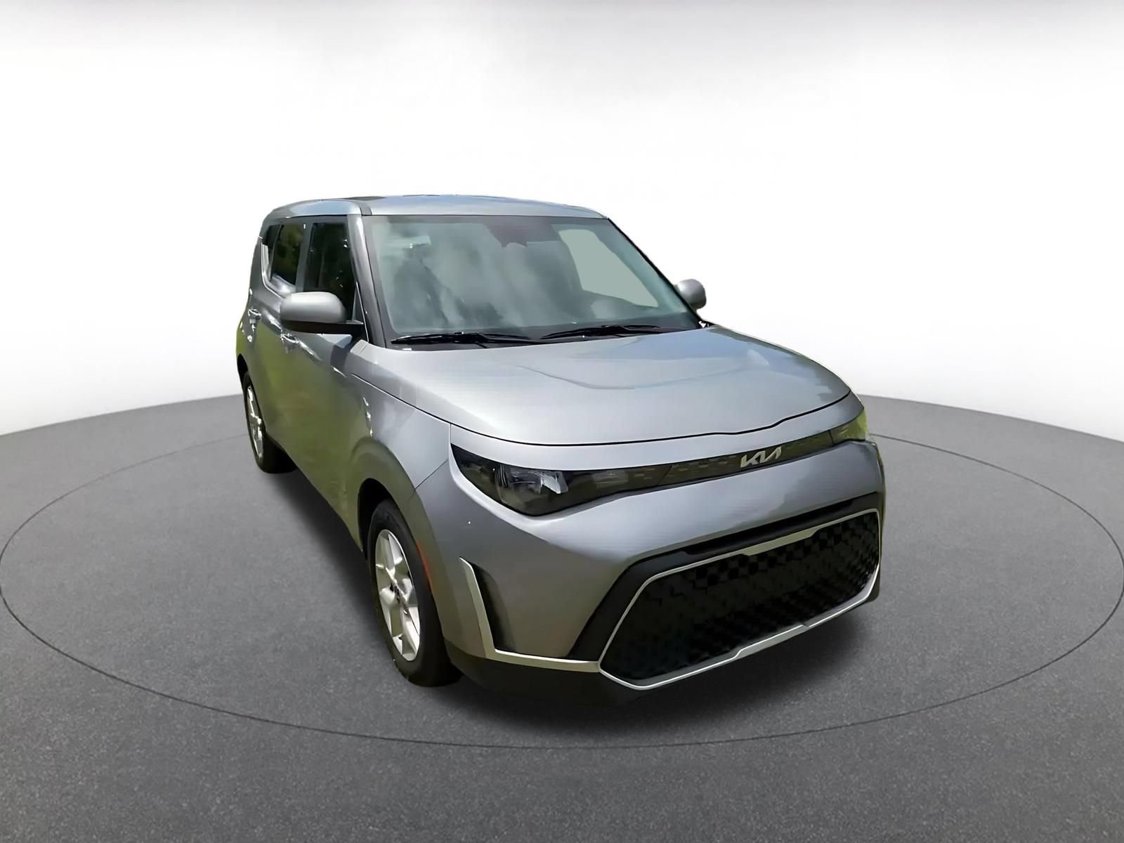 Used 2025 Kia Soul LX w/ LX Technology Package FWD image 3