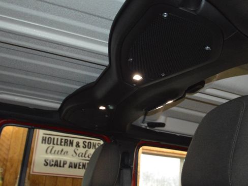 Used 2025 Jeep Wrangler Unlimited Rubicon 4xe w/ Safety Group image 25