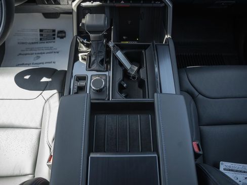 New 2026 Toyota Tundra Platinum AWD/4WD image 28