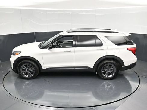 Used 2024 Ford Explorer XLT w/ XLT Sport Appearance Package AWD/4WD image 53