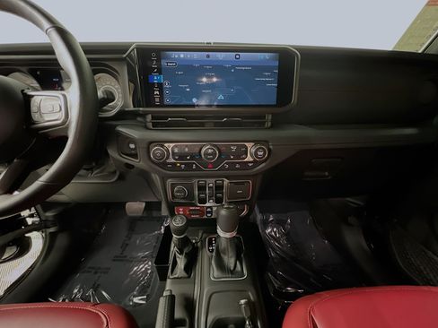 Used 2024 Jeep Wrangler Unlimited Rubicon 392 image 25