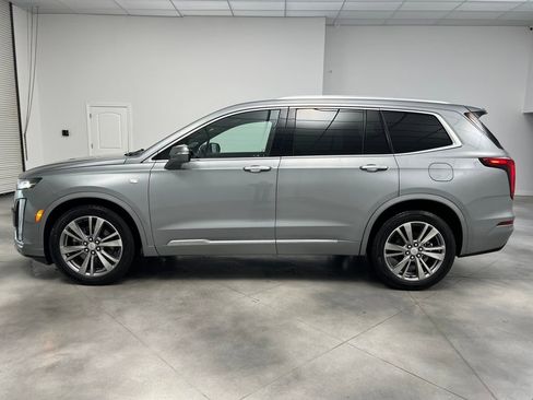 Used 2025 Cadillac XT6 Premium Luxury image 4