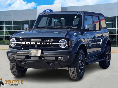 New 2025 Ford Bronco Outer Banks image 2