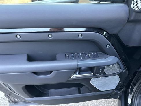 Certified 2023 Land Rover Defender 130 X-Dynamic SE AWD/4WD image 19