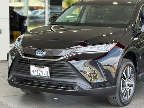 Certified 2021 Toyota Venza LE AWD/4WD image 3