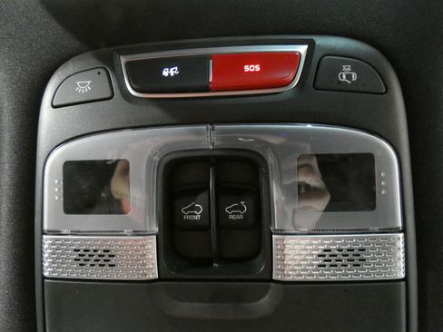 Used 2024 Kia Telluride AWD image 18