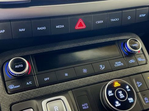 Used 2024 Hyundai Palisade Limited image 16