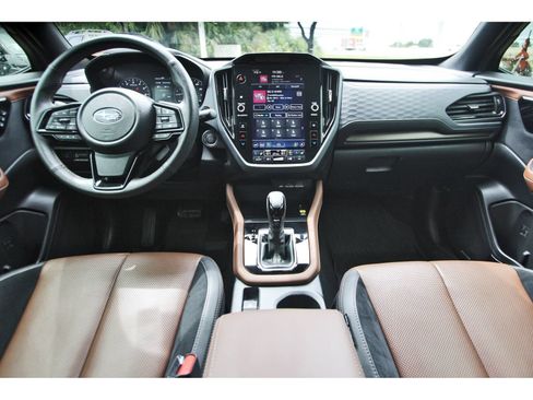 Used 2025 Subaru Forester Touring AWD/4WD image 9