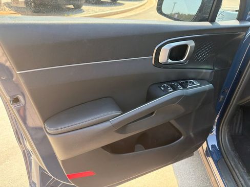Used 2025 Kia Sorento S w/ Panoramic Sunroof Package FWD image 10