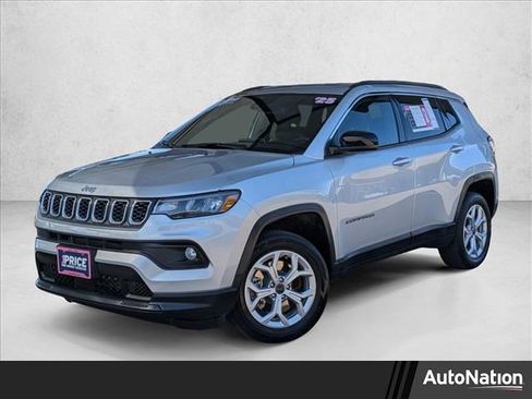 Used 2025 Jeep Compass Latitude AWD/4WD image 1