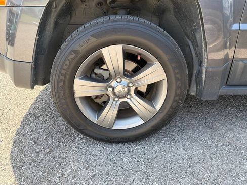 Used 2015 Jeep Patriot High Altitude FWD image 7