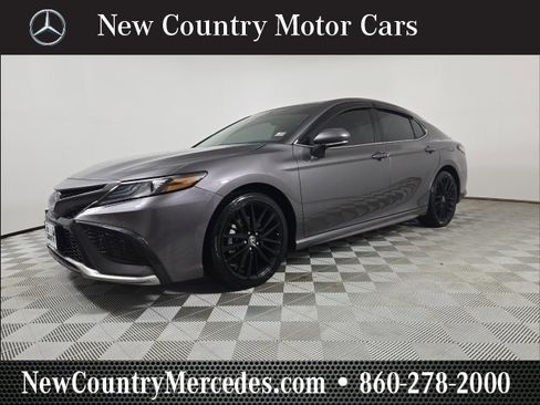 Used 2023 Toyota Camry XSE image 3