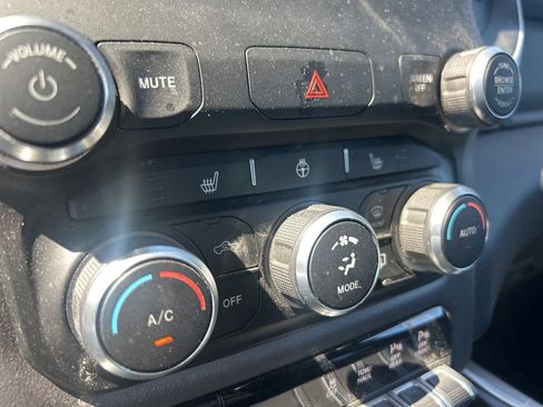 Used 2022 RAM 1500 Big Horn AWD/4WD image 10