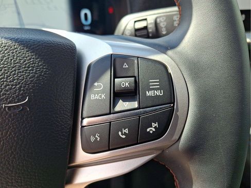 Used 2025 Ford Explorer Active w/ Active Comfort Package AWD/4WD image 21