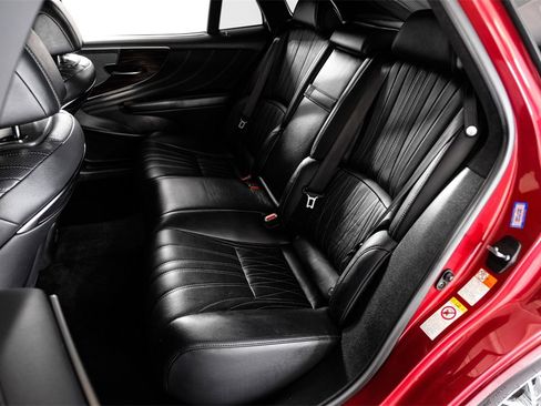 Used 2018 Lexus LS 500 image 40