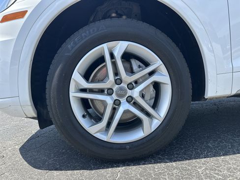Used 2019 Audi Q5 2.0T Premium w/ Convenience Package AWD/4WD image 12