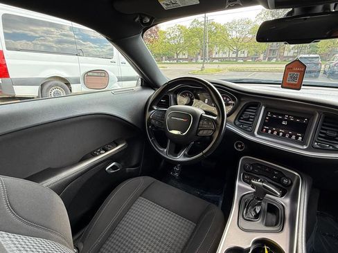 Used 2020 Dodge Challenger SXT RWD image 10