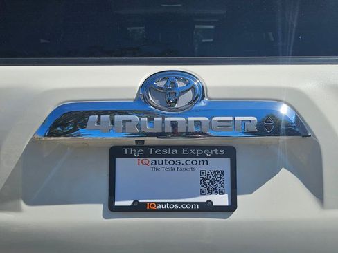 Used 2018 Toyota 4Runner Limited AWD/4WD image 28