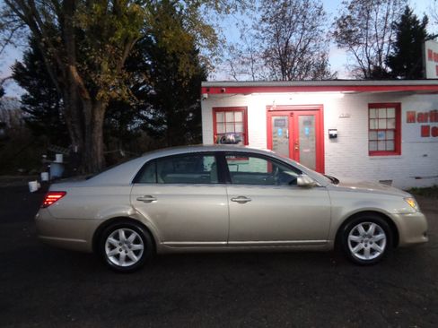 Used 2008 Toyota Avalon XL image 4