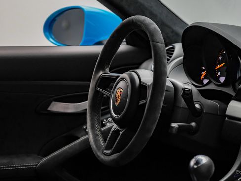 Used 2020 Porsche 718 Cayman GT4 RWD image 58