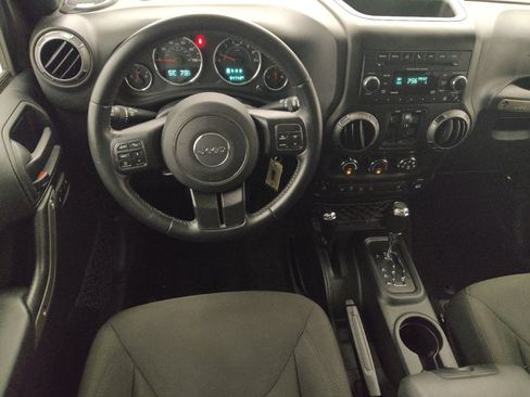 Used 2018 Jeep Wrangler Unlimited Sport S AWD/4WD image 22