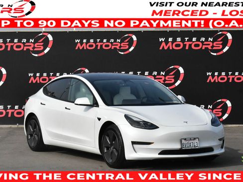 Used 2021 Tesla Model 3 Standard Range Plus image 1