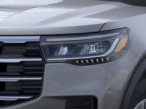 New 2025 Ford Explorer Active AWD/4WD image 18