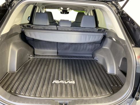 Used 2025 Toyota RAV4 LE AWD/4WD image 10
