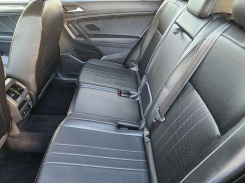 Used 2022 Volkswagen Tiguan SE image 11