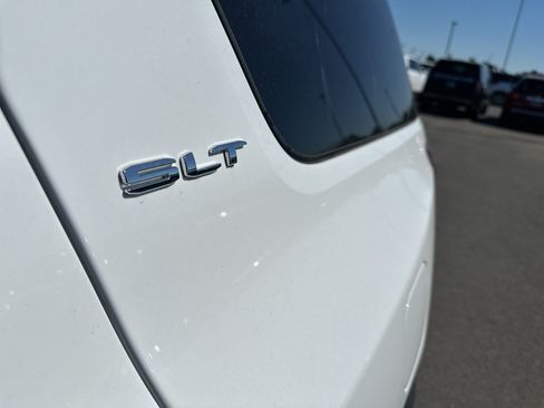 Used 2020 GMC Acadia SLT AWD/4WD image 11