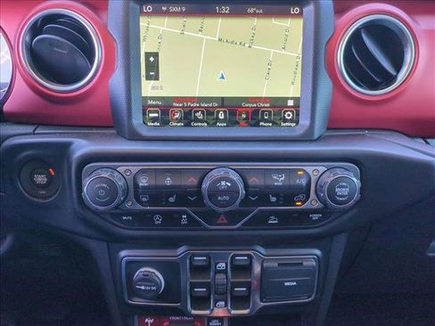 Used 2022 Jeep Wrangler Unlimited Rubicon w/ Cold Weather Group image 14