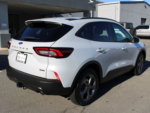 Used 2025 Ford Escape ST-Line Elite w/ Class II Trailer Tow Package image 3