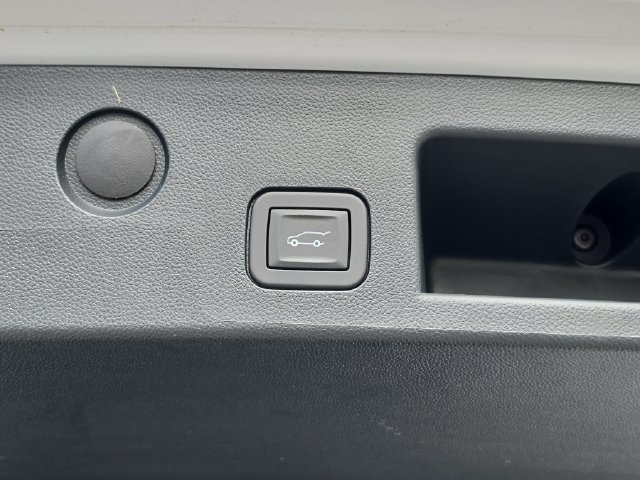 Used 2026 Chevrolet Equinox LT w/ Convenience Package II FWD image 7
