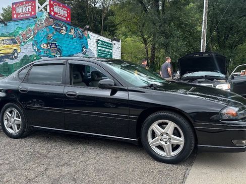 Used 2005 Chevrolet Impala SS w/ Sun And Sound Package FWD image 1