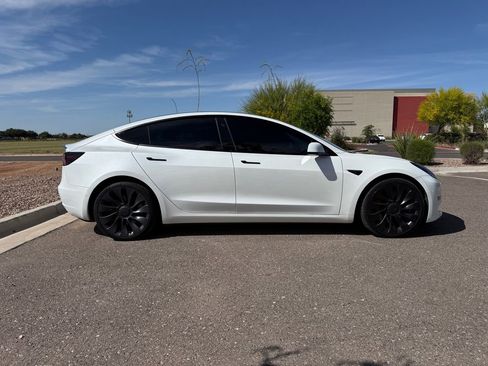 Used 2022 Tesla Model 3 Performance image 2