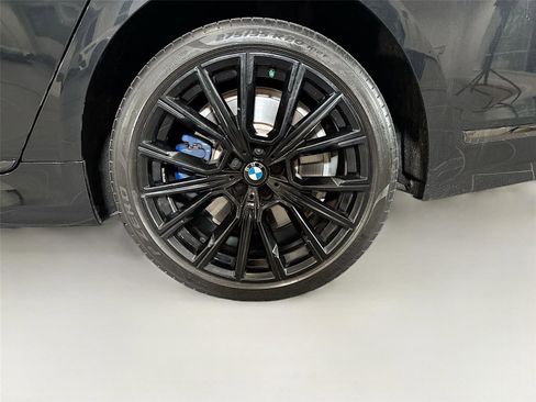 Used 2022 BMW 740i w/ M Sport Package RWD image 33