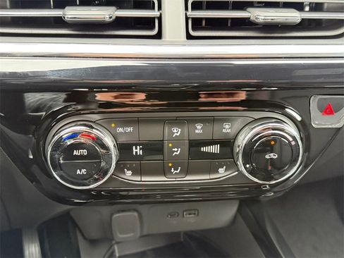 New 2026 Chevrolet Trax RS w/ Sunroof Package image 17