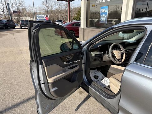 Used 2021 Lincoln Corsair Reserve w/ Elements Package image 10