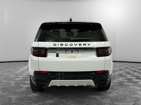 Used 2025 Land Rover Discovery Sport Dynamic SE image 4