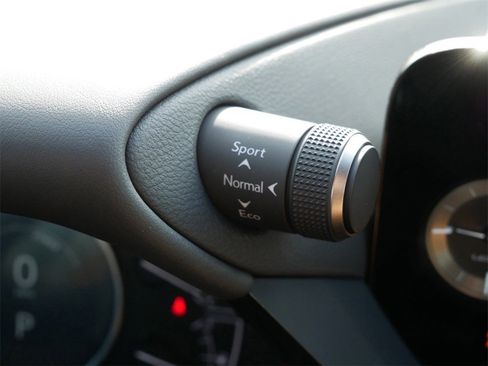 New 2025 Lexus ES 300h w/ Premium Package image 25