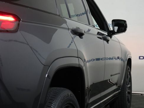 New 2026 Jeep Grand Cherokee Limited image 45