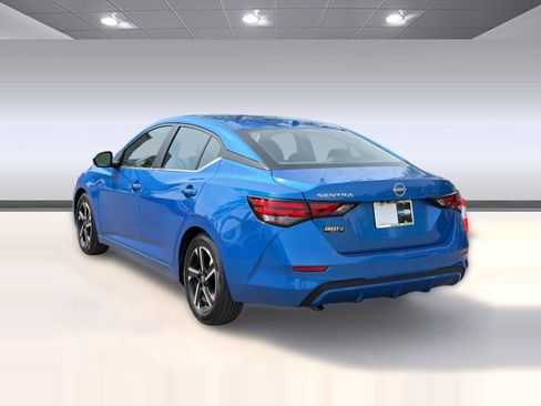 Used 2025 Nissan Sentra SV FWD image 2
