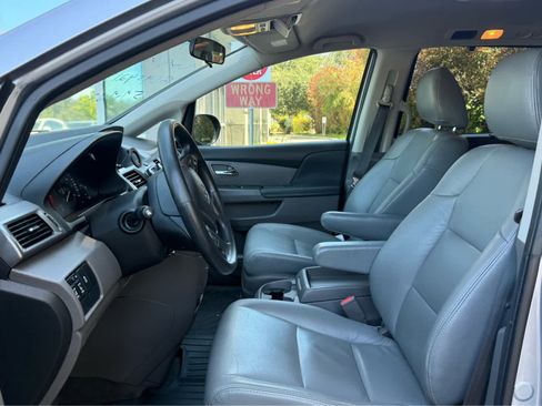 Used 2016 Honda Odyssey SE image 3