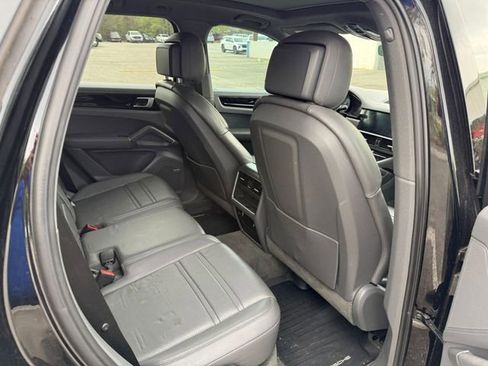 Used 2020 Porsche Cayenne image 21