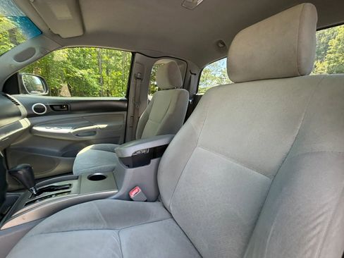 Used 2005 Toyota Tacoma 2WD Access Cab image 12