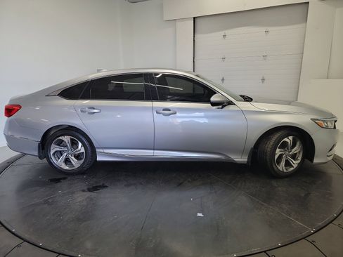 Used 2019 Honda Accord EX image 11