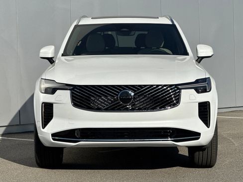 New 2026 Volvo XC90 B6 Core image 8